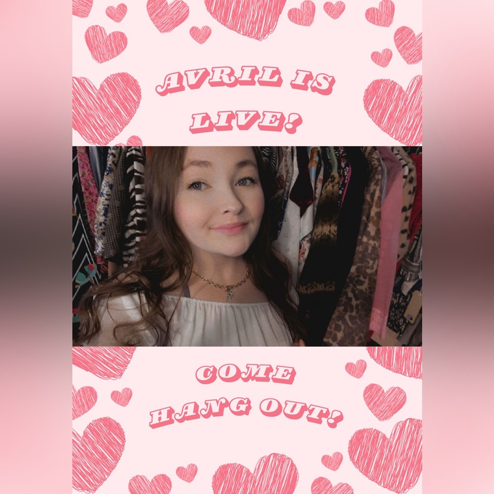 Avril Is Live! 💞✨ - Picture 2 of 2